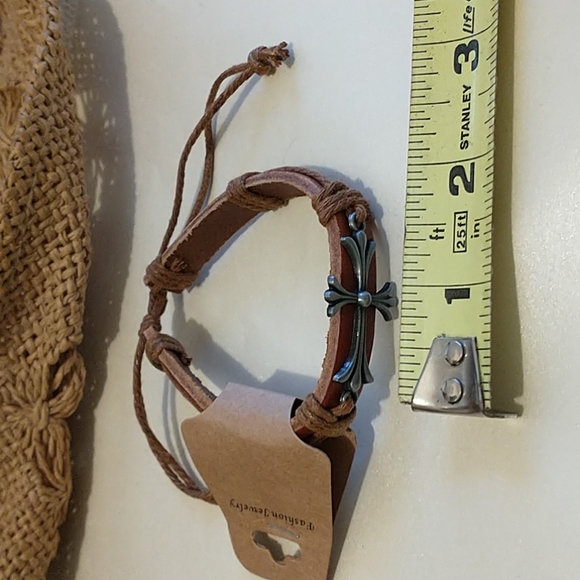 Genuine Leather Unisex Brown Cross Bracelet! - Picture 4 of 6